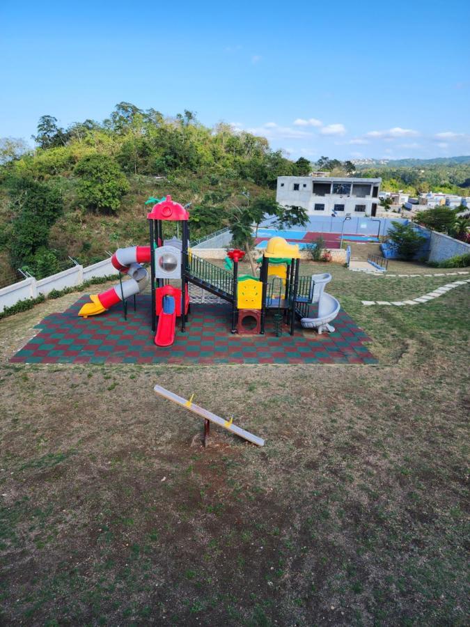 Pyramid Joy, 2 Bedroom Villa, Ocho Rios, Jamaica エクステリア 写真