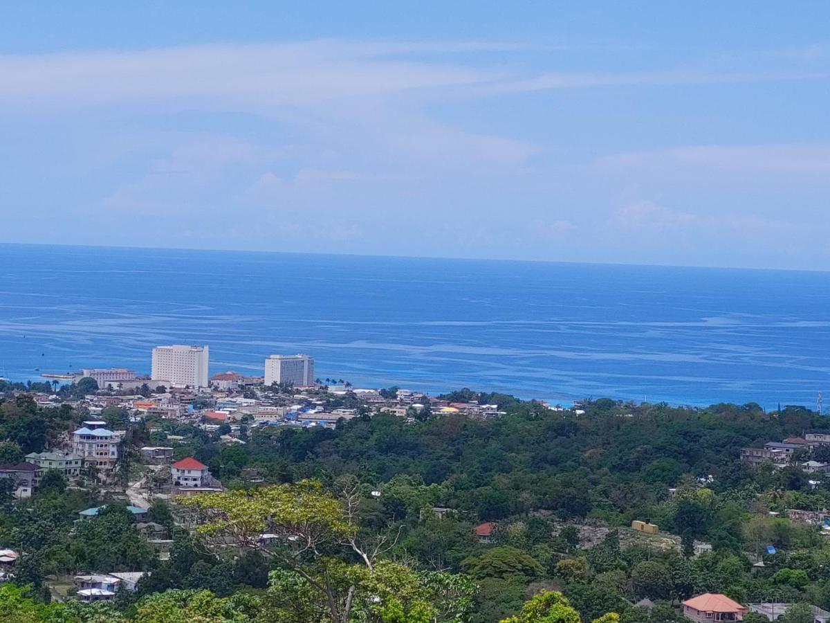 Pyramid Joy, 2 Bedroom Villa, Ocho Rios, Jamaica エクステリア 写真