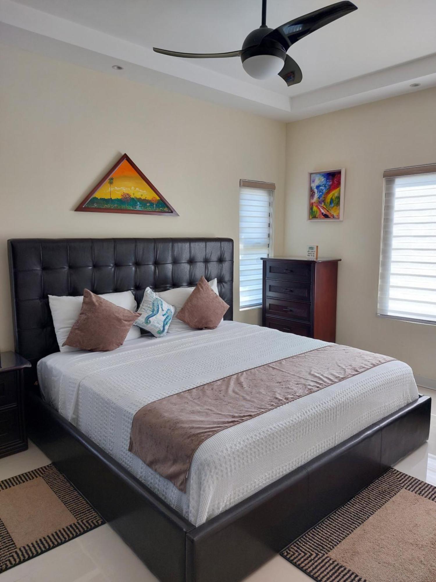 Pyramid Joy, 2 Bedroom Villa, Ocho Rios, Jamaica エクステリア 写真